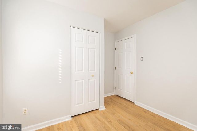 8 BARCLAY DR, Hockessin, DE 19707