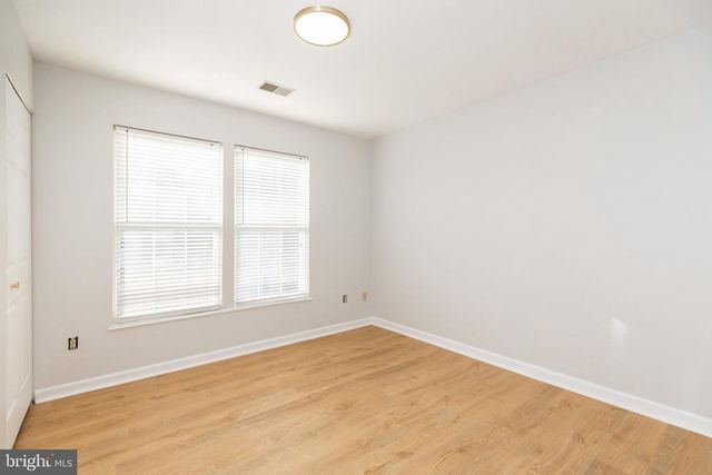 8 BARCLAY DR, Hockessin, DE 19707