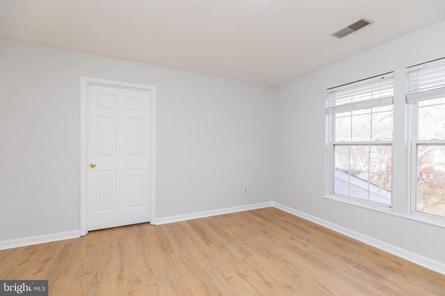 8 BARCLAY DR, Hockessin, DE 19707