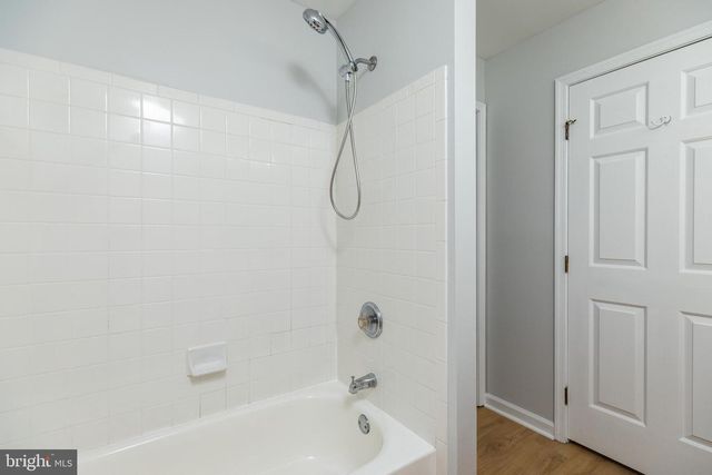 8 BARCLAY DR, Hockessin, DE 19707