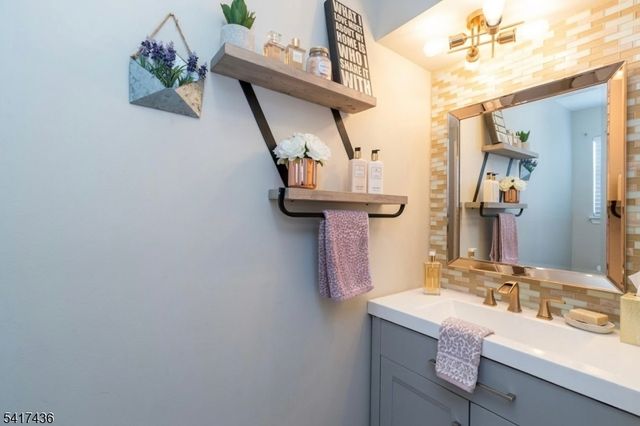 23 Scotto Pl, South Brunswick Twp., NJ 08810