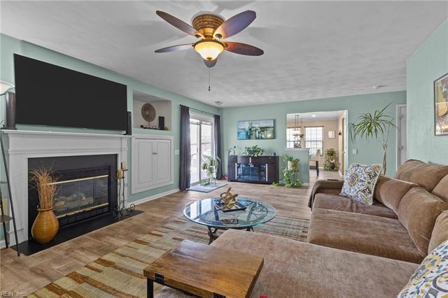 408 Prince George CT, Chesapeake, VA 23320