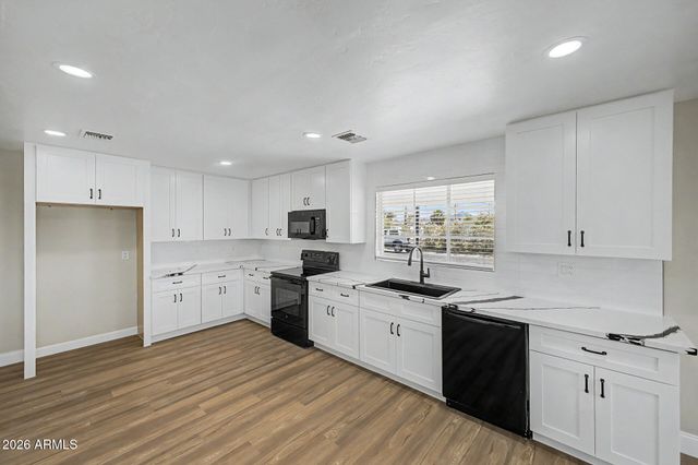 5702 N 22ND Drive, Phoenix, AZ 85015