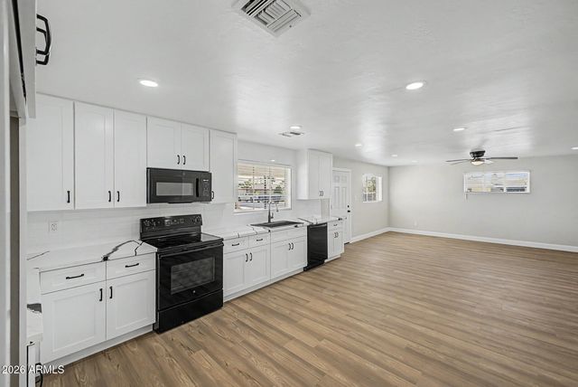 5702 N 22ND Drive, Phoenix, AZ 85015