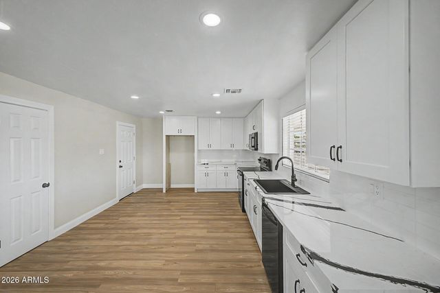 5702 N 22ND Drive, Phoenix, AZ 85015