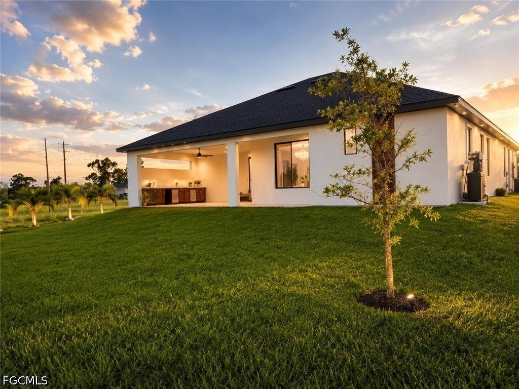Image 15 of property listing at 2145 EL DORADO BLVD N, Cape Coral, FL 33993