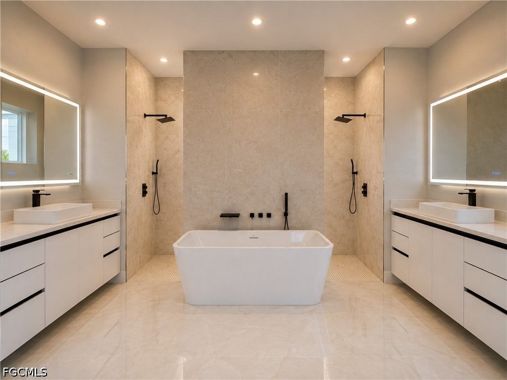 Image 25 of property listing at 2145 EL DORADO BLVD N, Cape Coral, FL 33993