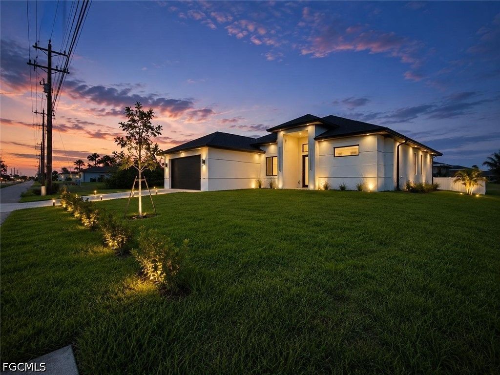 Image 9 of property listing at 2145 EL DORADO BLVD N, Cape Coral, FL 33993