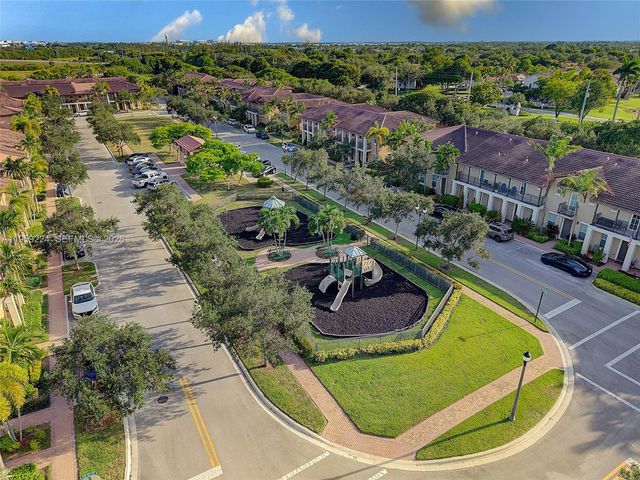 14774 SW 10th Street 10502, Pembroke Pines, FL 33027