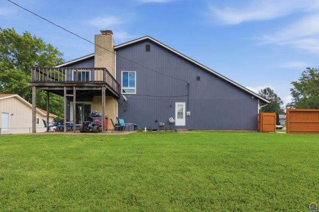 3013 SE Burton ST, Topeka, KS 66605