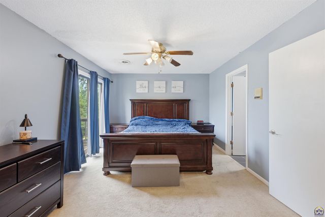 3013 SE Burton ST, Topeka, KS 66605