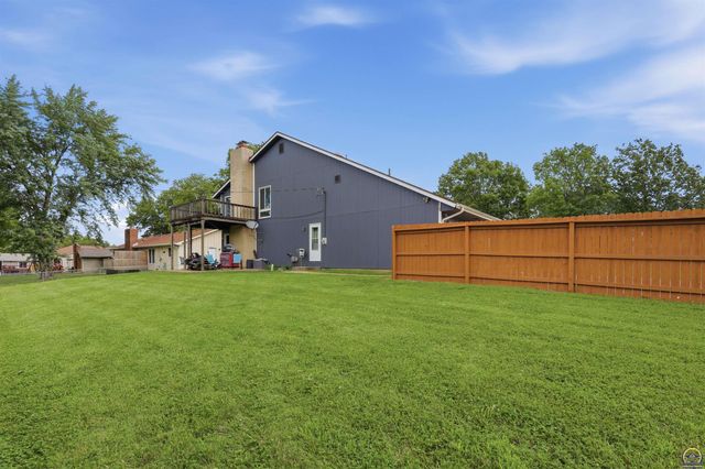 3013 SE Burton ST, Topeka, KS 66605