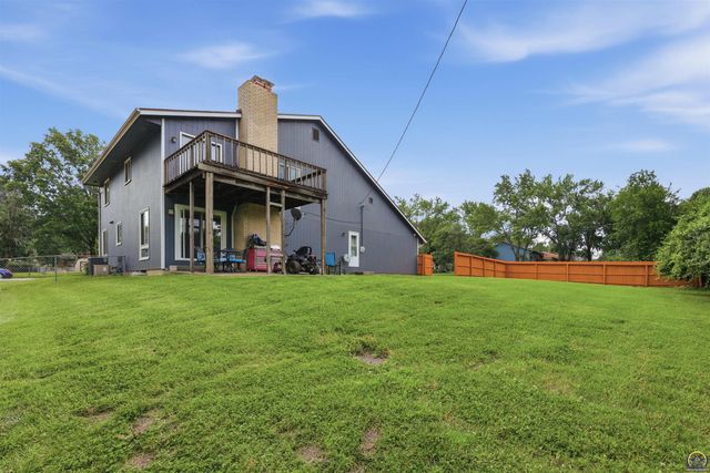 3013 SE Burton ST, Topeka, KS 66605