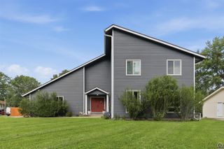 3013 SE Burton ST, Topeka, KS 66605