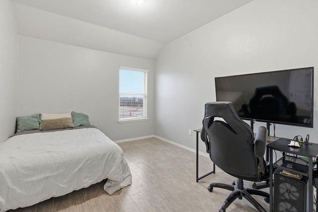 114 Painted Desert LN, Buda, TX 78610