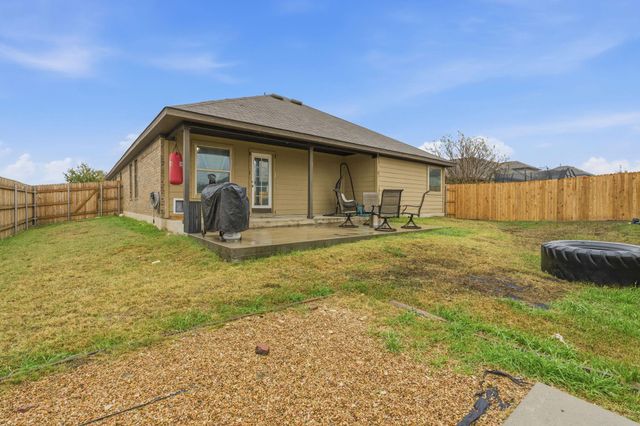 114 Painted Desert LN, Buda, TX 78610