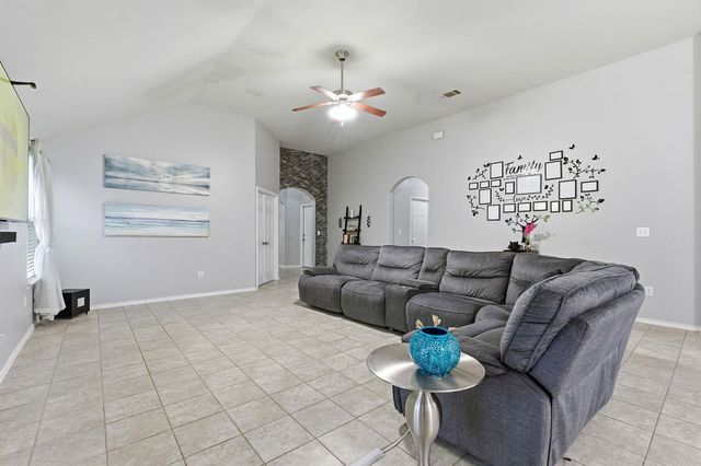 114 Painted Desert LN, Buda, TX 78610