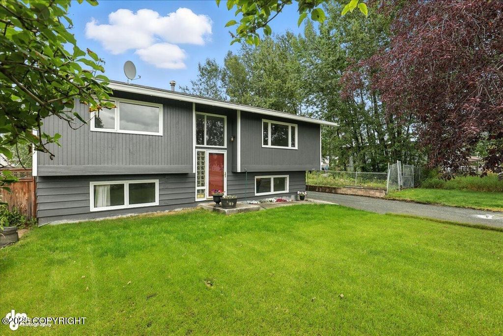 6921 E 10th Avenue, Anchorage, AK 99504