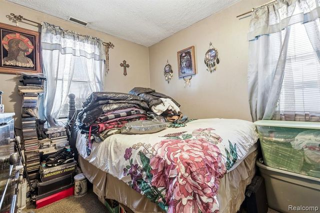 21079 Helle Avenue, Warren, MI 48089