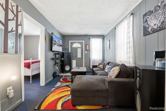 21079 Helle Avenue, Warren, MI 48089