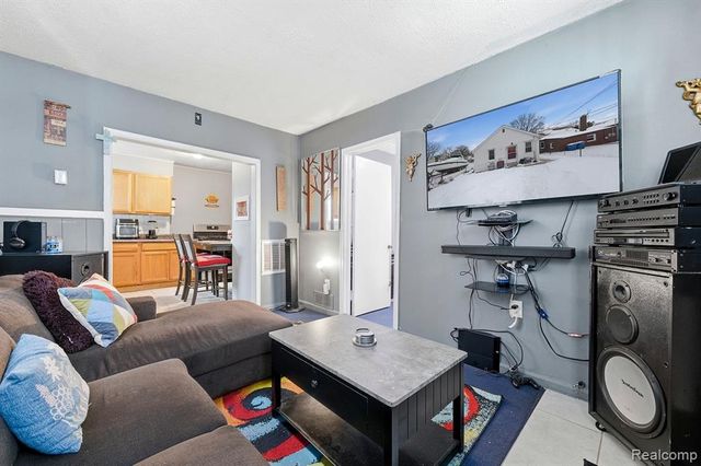 21079 Helle Avenue, Warren, MI 48089