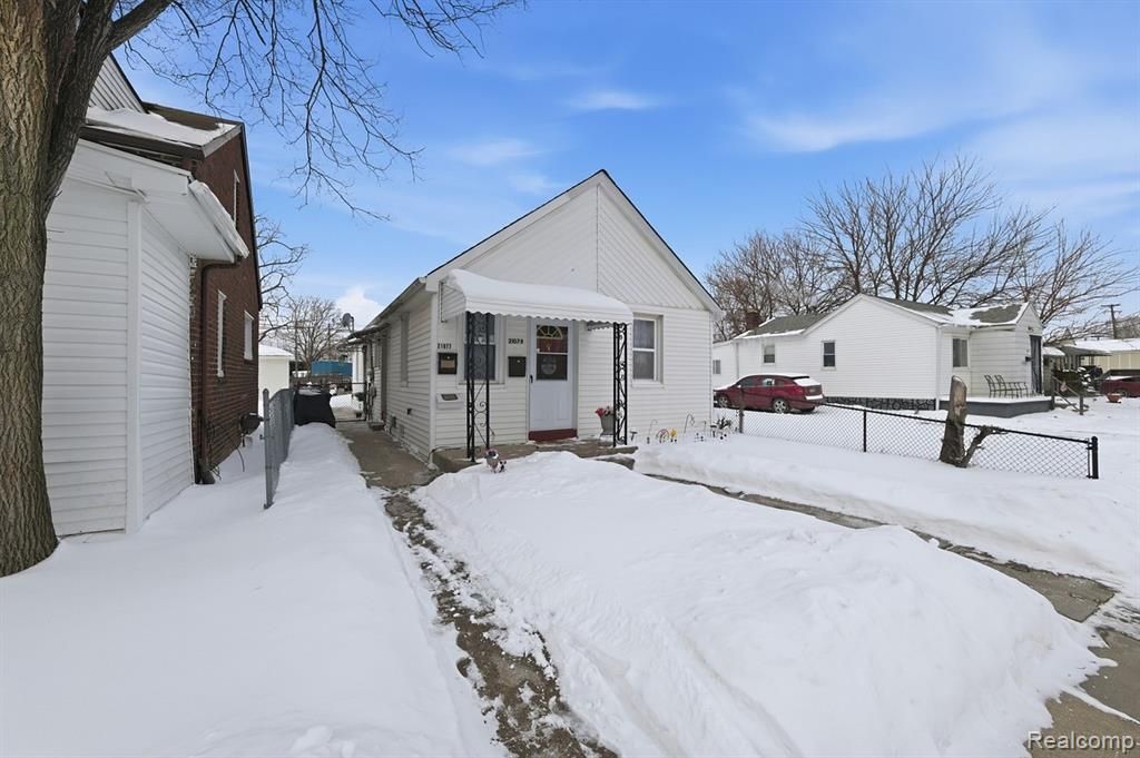 21079 Helle Avenue, Warren, MI 48089