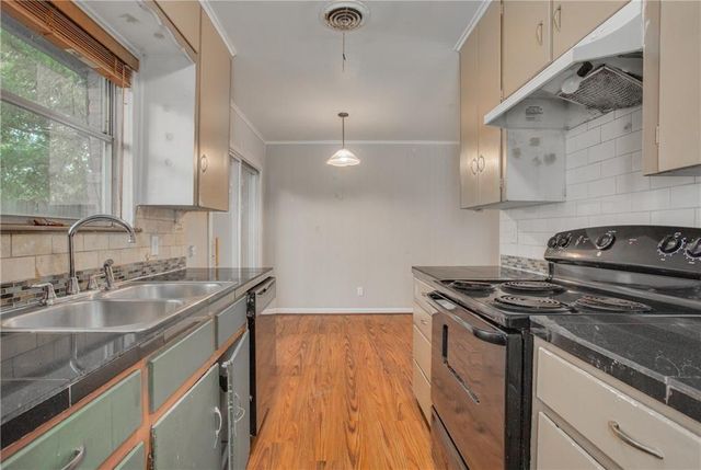 1502 Braes Ridge DR A, Austin, TX 78723