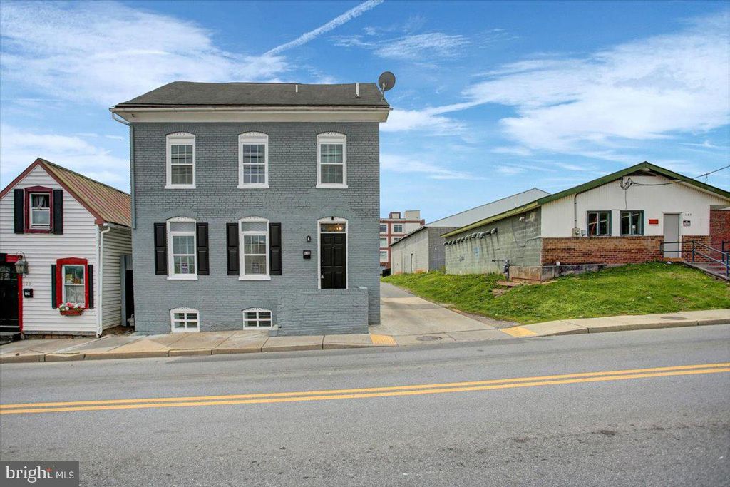 Image 1 of property listing at 131 W CHURCH ST, Hagerstown, MD 21740