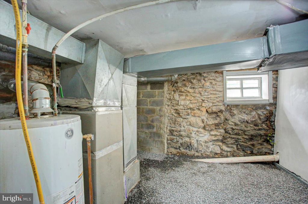 Image 19 of property listing at 131 W CHURCH ST, Hagerstown, MD 21740