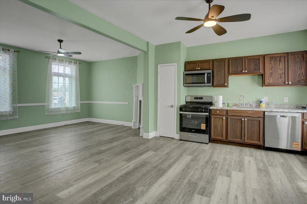 Image 3 of property listing at 131 W CHURCH ST, Hagerstown, MD 21740