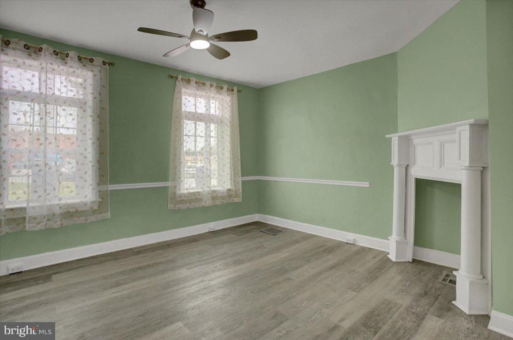 Image 5 of property listing at 131 W CHURCH ST, Hagerstown, MD 21740