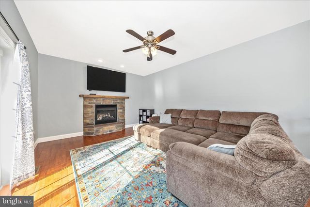 19529 PORTSMOUTH DR, Hagerstown, MD 21742