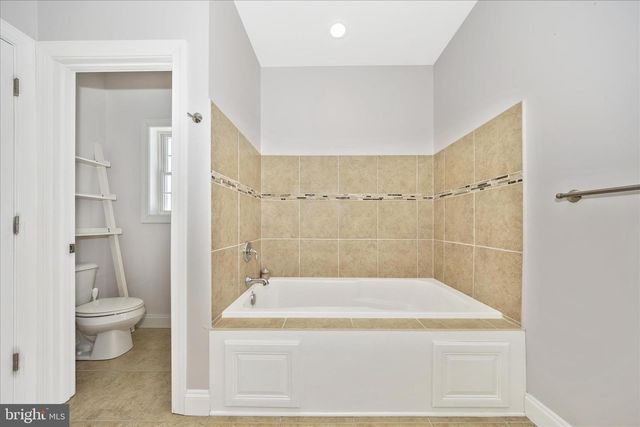 19529 PORTSMOUTH DR, Hagerstown, MD 21742