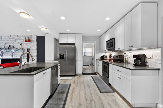 1771 E FIELDCREST LN, Holladay, UT 84117