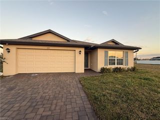 2119 NE 6th PL, Cape Coral, FL 33909