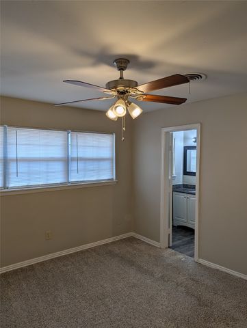 5521 Odessa Avenue, Fort Worth, TX 76133