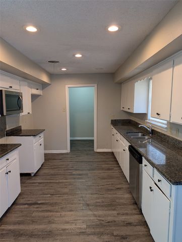 5521 Odessa Avenue, Fort Worth, TX 76133