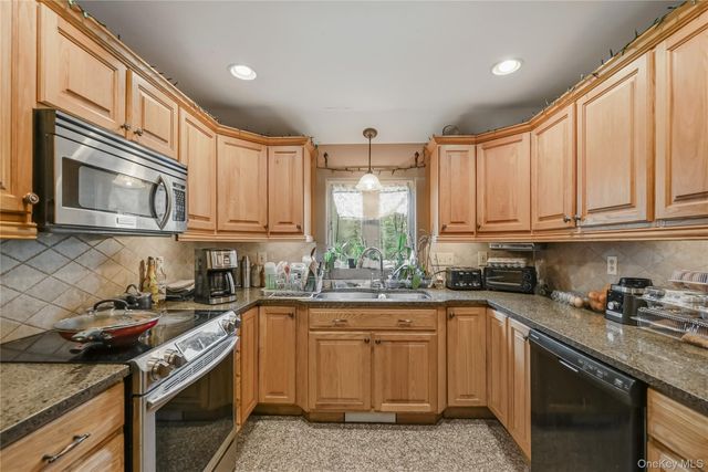2 Iris Road, Cornwall, NY 12518
