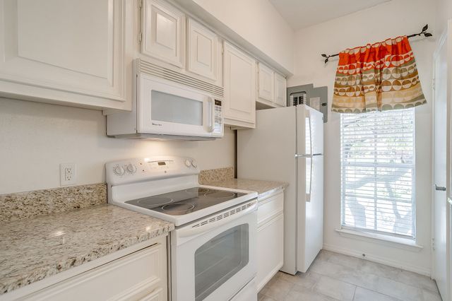 4438 Harlanwood Drive 211, Fort Worth, TX 76109