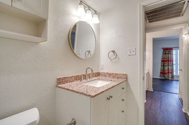 4438 Harlanwood Drive 211, Fort Worth, TX 76109