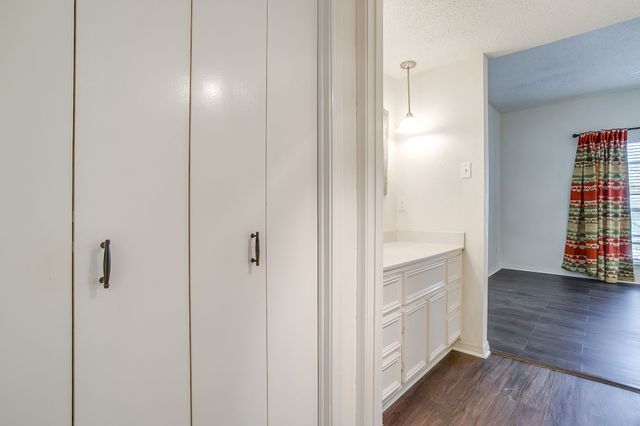 4438 Harlanwood Drive 211, Fort Worth, TX 76109