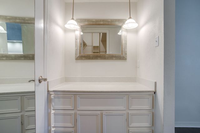 4438 Harlanwood Drive 211, Fort Worth, TX 76109