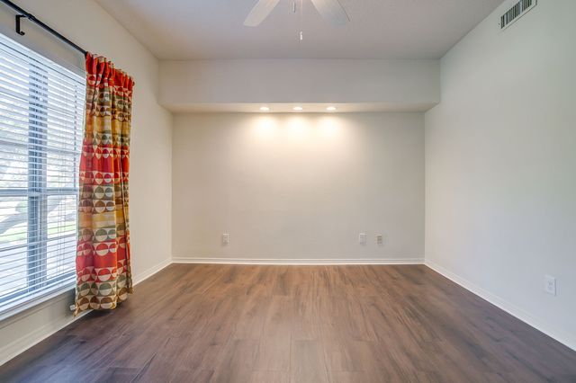 4438 Harlanwood Drive 211, Fort Worth, TX 76109