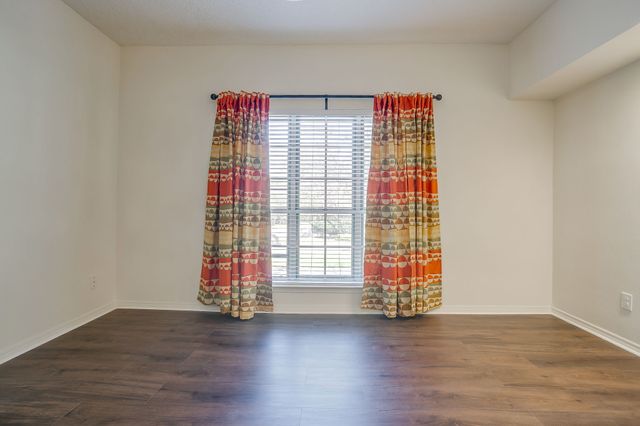 4438 Harlanwood Drive 211, Fort Worth, TX 76109