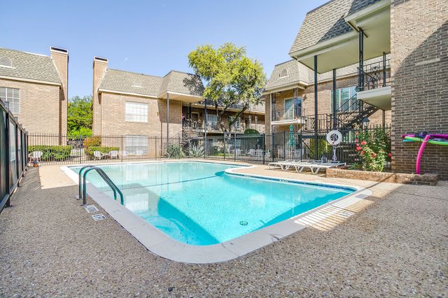 4438 Harlanwood Drive 211, Fort Worth, TX 76109