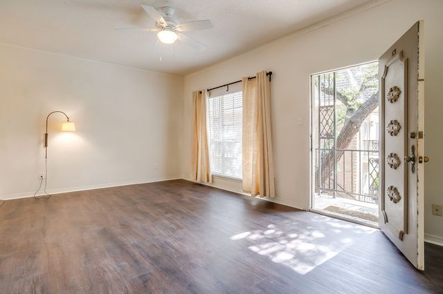 4438 Harlanwood Drive 211, Fort Worth, TX 76109