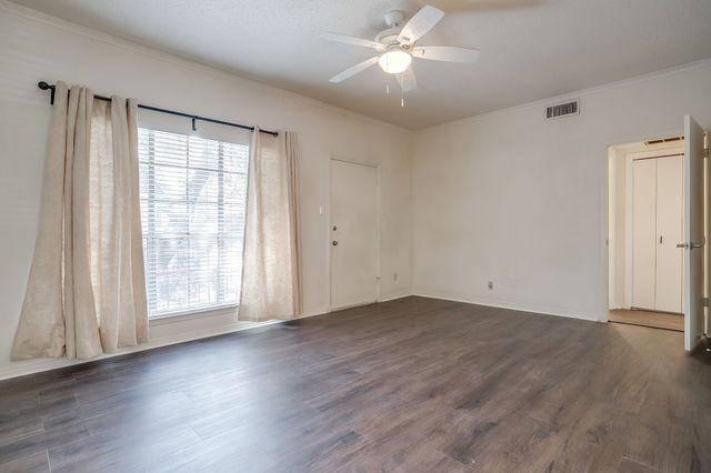 4438 Harlanwood Drive 211, Fort Worth, TX 76109