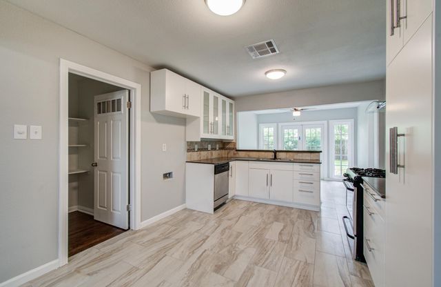 4621 W 43rd Street, Houston, TX 77092