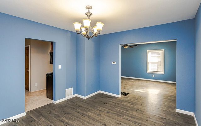 124 Helen Drive, Rossford, OH 43460