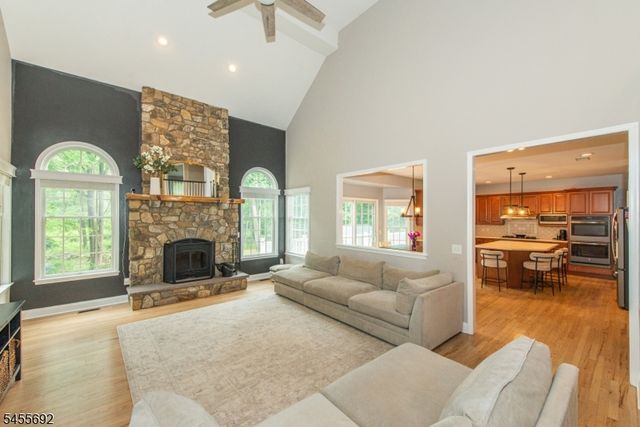 18 Stoneybrook Road, Washington Twp., NJ 07853